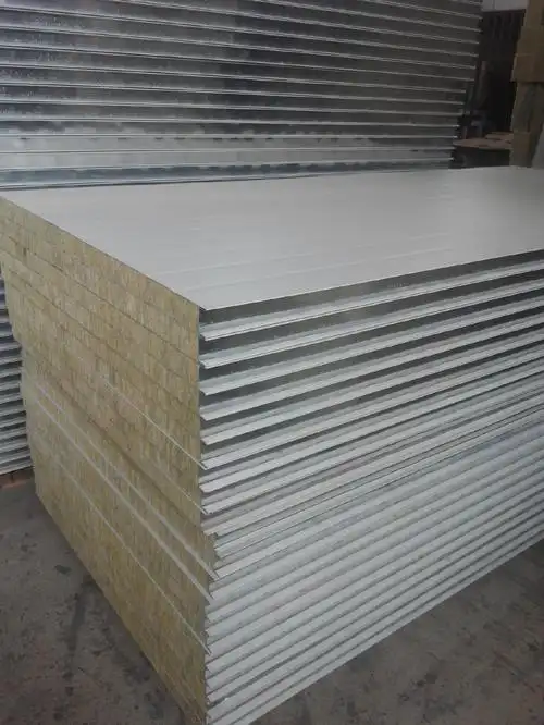 厂家供应夹芯板新型材料隔热保温防火瓦楞岩棉屋面板