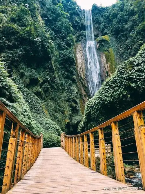 广西通灵大峡谷