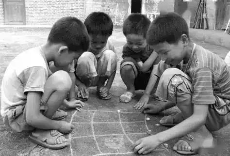 八雅轩丨八雅荐读童年的老照片看到第一张就受不了