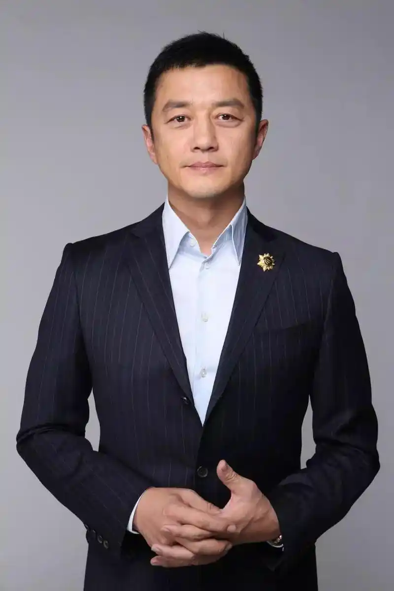 李亚鹏:建造"乌托邦"