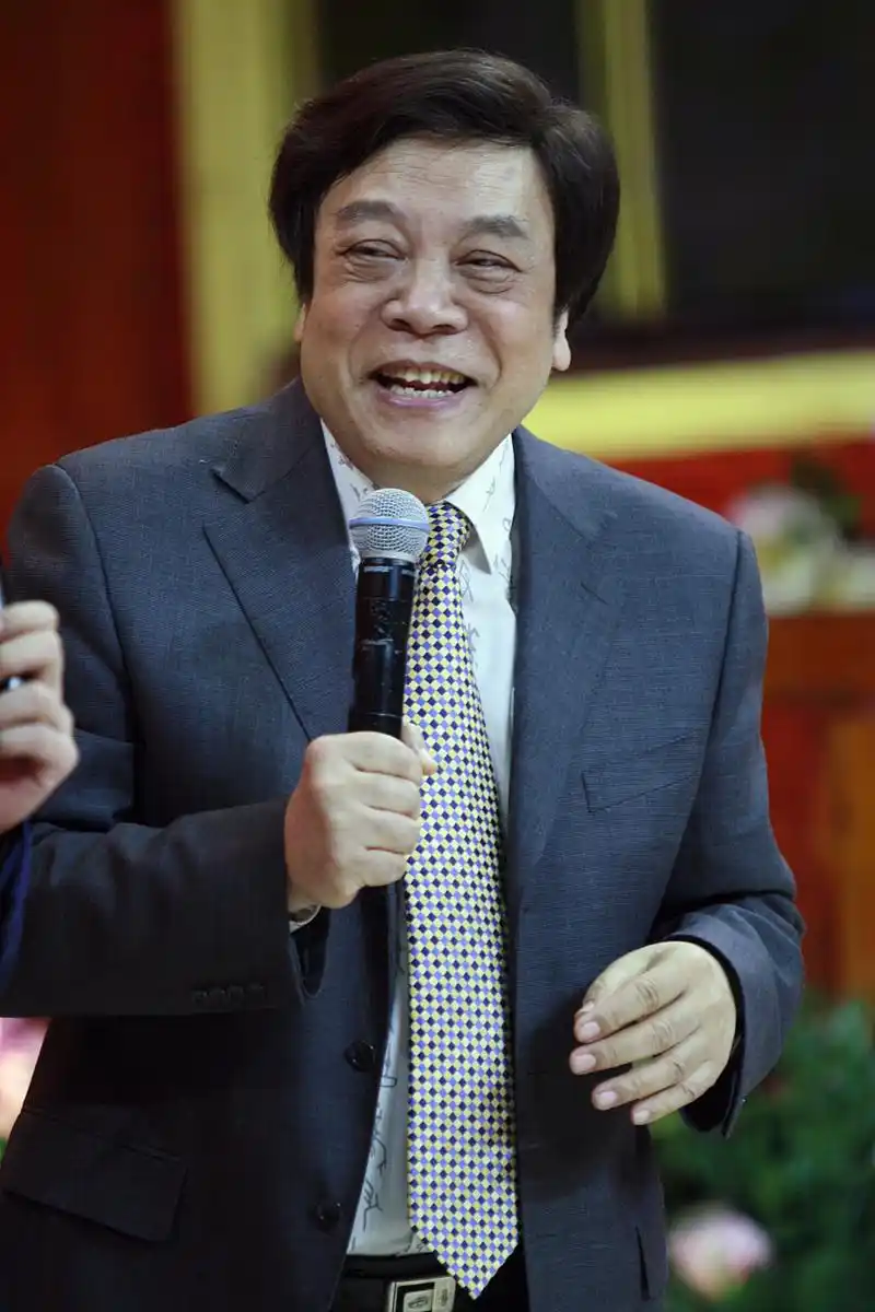 "这事一出,赵忠祥反驳:"她无中生有,瞎捏造,我要跟她斗争到底!