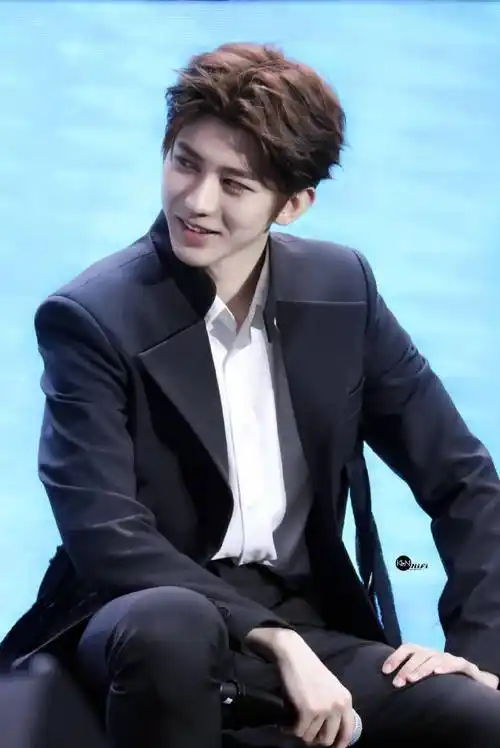 蔡徐坤笑容合集