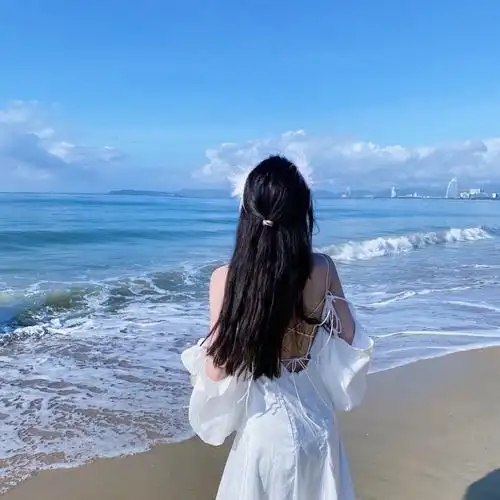 女生头像海边女头