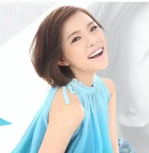 21岁爆火却被骂丑,消失4年自曝全家重病:如今,她在快乐中重生_谢依霖