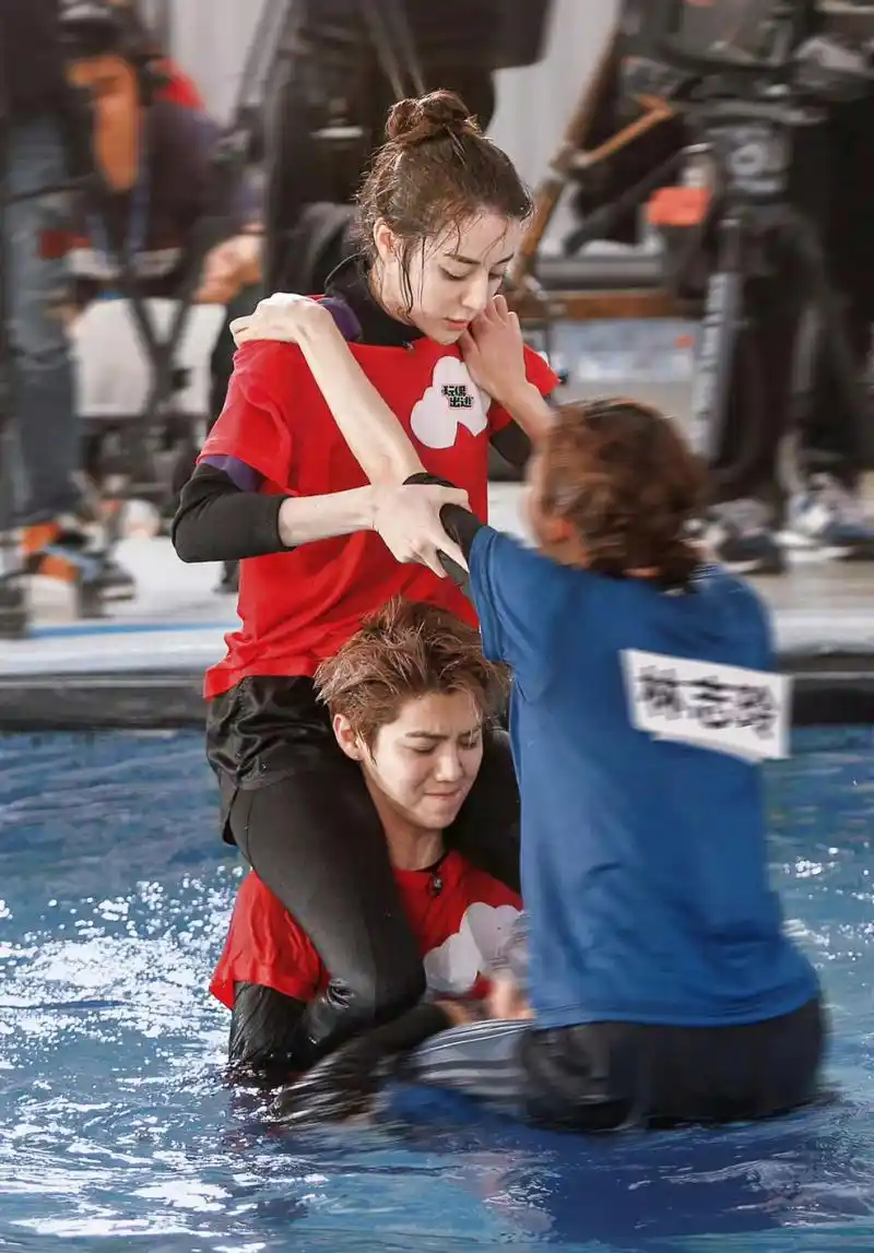 当年奔跑吧兄弟,谁真情实感磕过鹿晗和迪丽热巴这对cp?