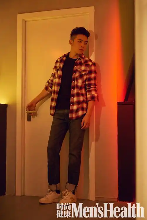 李泽锋最新时尚大片 不同look诠释魅力型男