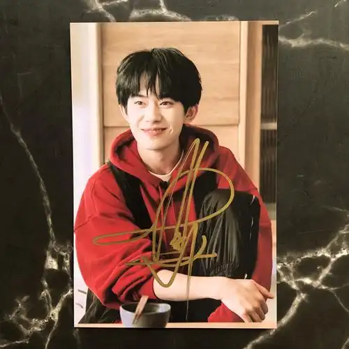易烊千玺签名照笔保真tfboys定妆照易烊千玺周边写真后援礼物*银若奇