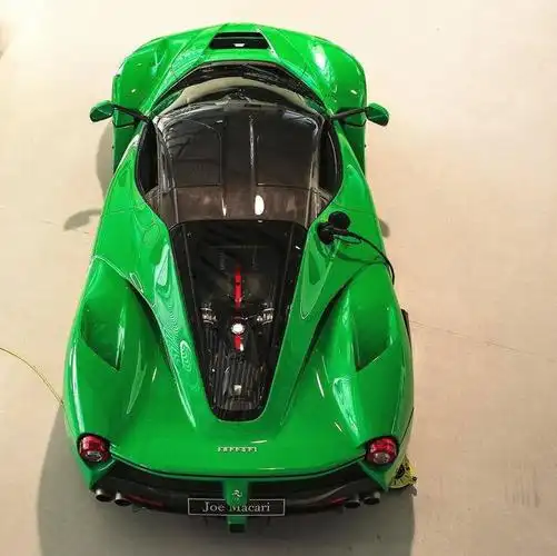 爱的颜色,绿的彻底的法拉利马王 laferrari!#汽车资讯