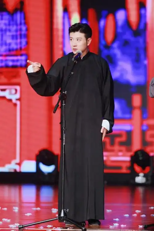 观众不满相声未返场,发文谴责班主拖欠工资,高晓攀紧急辟谣