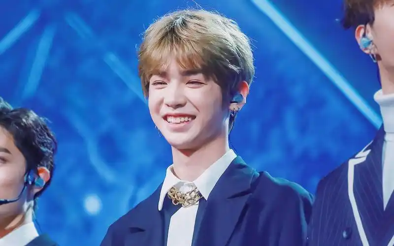 【justin黄明昊】一个 可盐可甜的小可爱