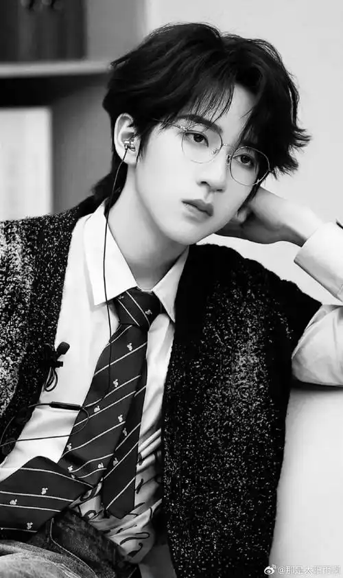 贺峻霖##贺峻霖 梦蝶破笼