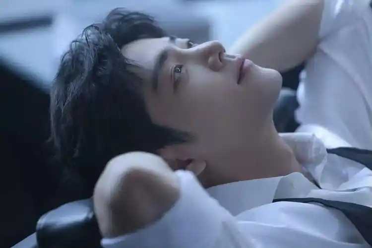 肖战1005生日快乐 愿新的一岁战哥一切如愿#肖战顺顺利利 - 抖音