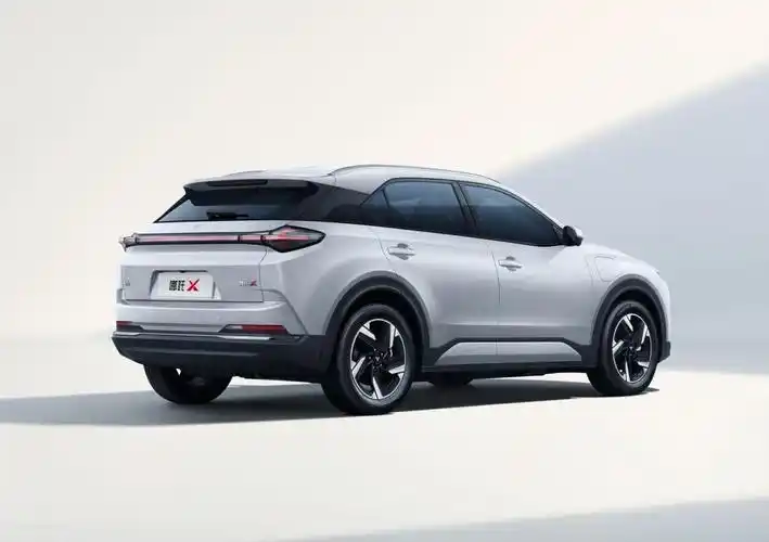 哪吒汽车甩出王牌,全球车型哪吒x上市,12.68万起直接预定爆款