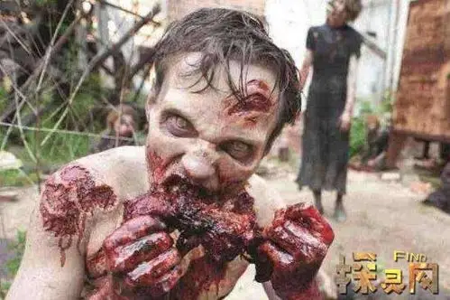 俄罗斯僵尸吃人事件曝光俄罗斯直升机拍下僵尸吃人惊人场景