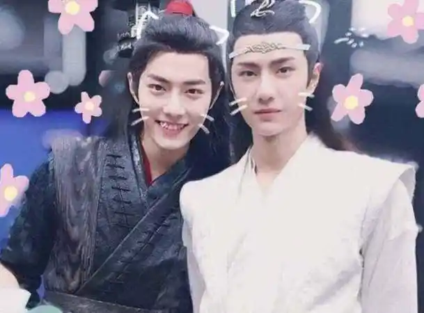 王一博横店约好友小聚综艺拍戏两不误同时爆红后肖战却销声匿迹