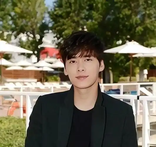 现在才知道,演员李易峰被封杀原因,原来是因为"她"李沁