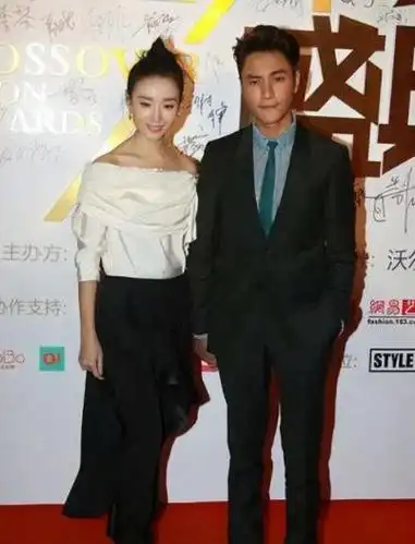 然而,陈坤的行为并没有帮助董洁摆脱舆论的困扰,反而让他自己也陷入