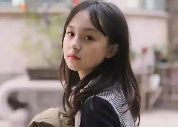 回顾刘楚恬:2岁出道年入百万,6岁爆,如今14岁的她怎么样了?