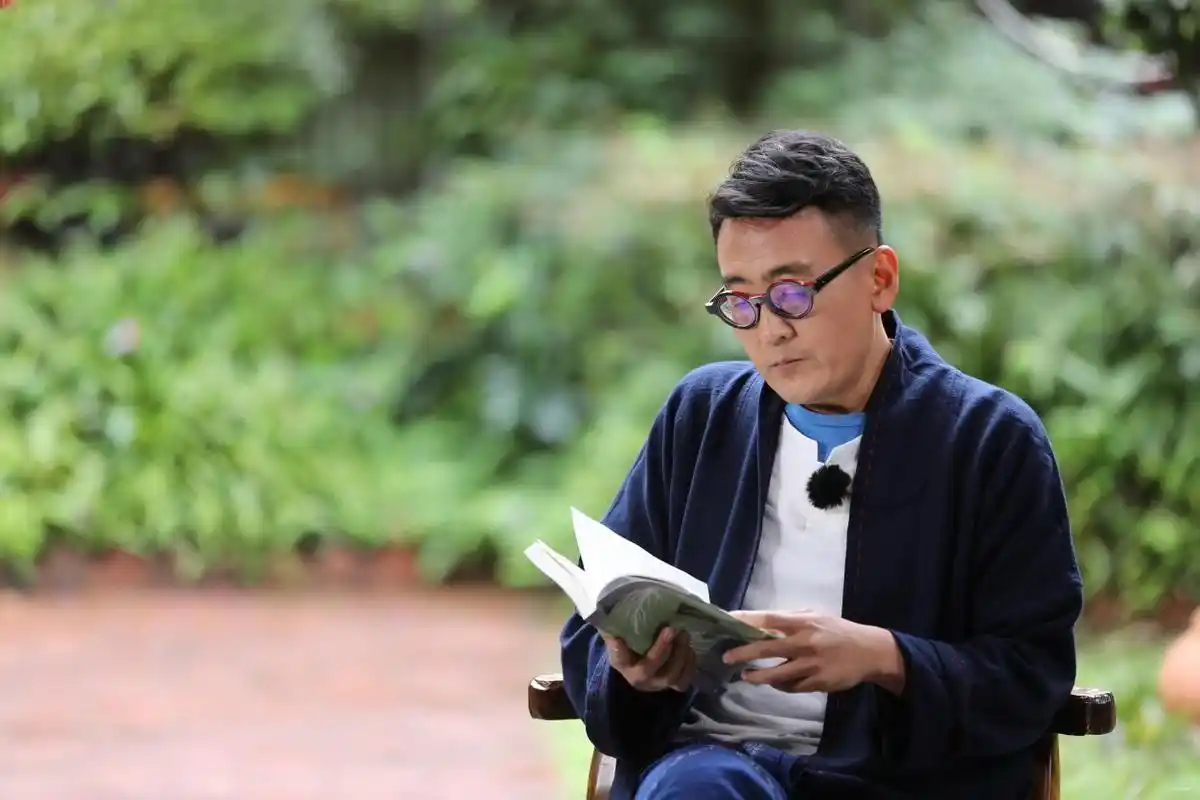 窦文涛为何至今不娶俞飞鸿?原因或许跟周星驰一样