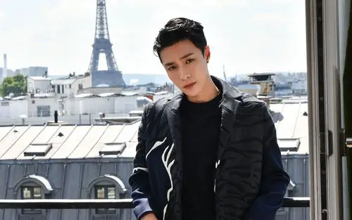 张艺兴巴黎帅气写真,高清图片,电脑桌面-壁纸族
