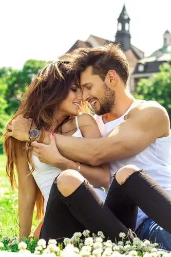 美丽的接吻夫妇