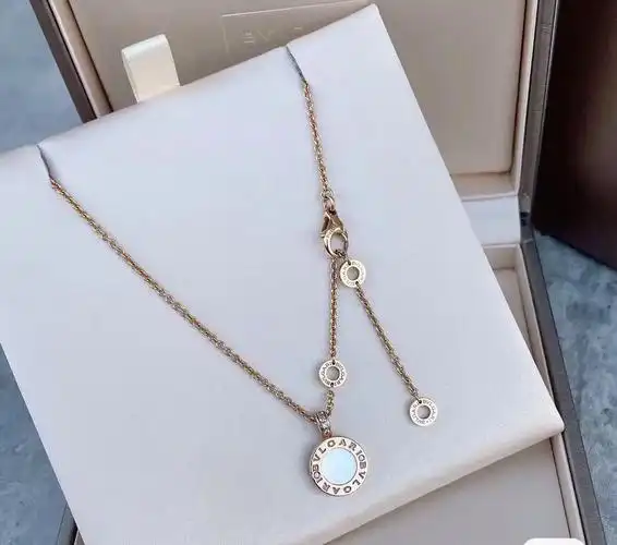 宝格丽黑白项链 想黑就黑,想白就白,随心搭配 - 抖音