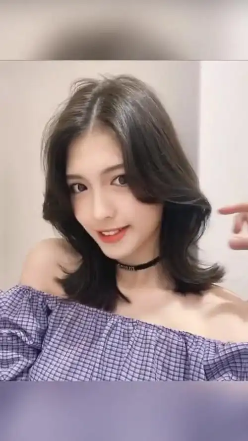 韩式发型 韩式四六分气垫烫发型搭配冷色系深色发色,显白不易掉色的