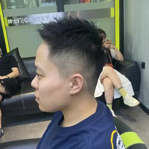 夏天一定要试的一款短发,@#男生发型  #短发  #男士发型