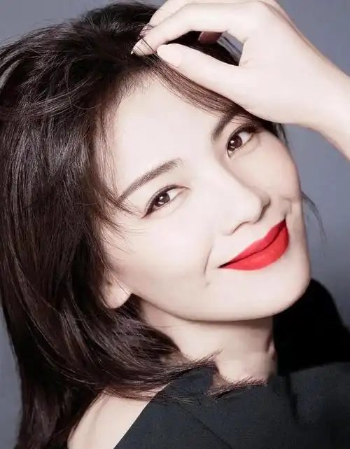 端庄秀雅时尚婉约身姿曼妙的刘涛魅力无限的写真照