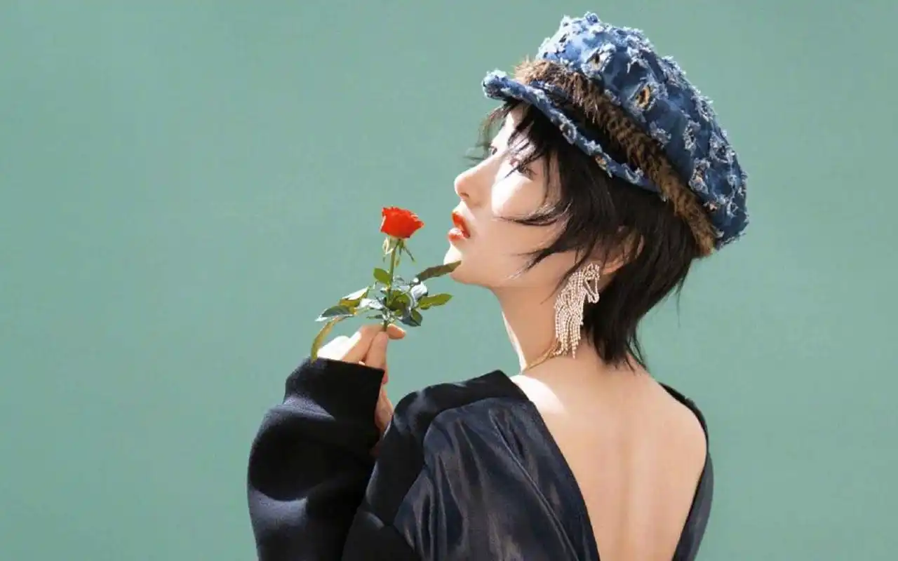 周冬雨甜美小清新高清桌面壁纸