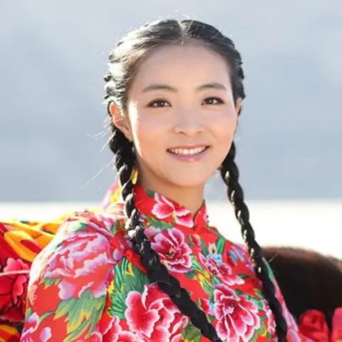 【图】歌手王小妮简介 演出照生活照曝光