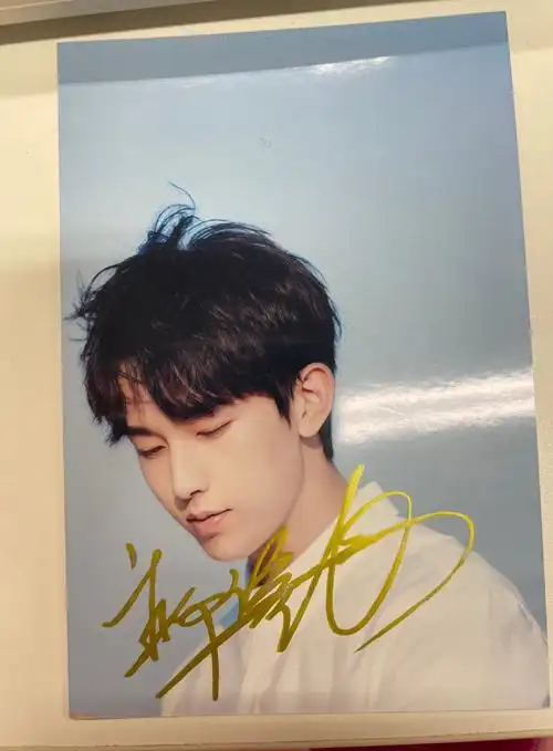 截至4月6日12:00,热转区域内转发量第一即可获得@郭俊辰_fiction签名