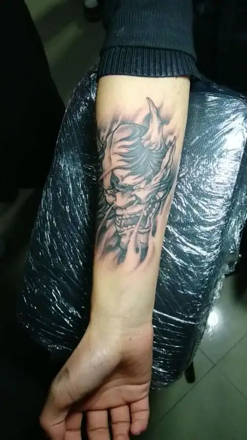 小臂内侧,黑灰,班若图案,979797