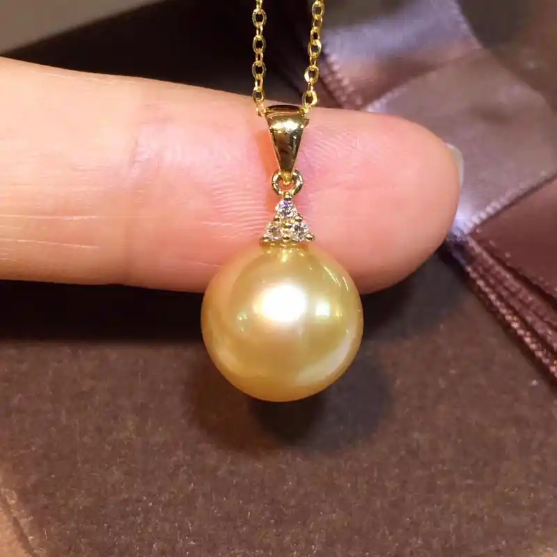 天然南洋珍珠吊坠,18k金钻石镶嵌 珠子正圆浓金强光完美无暇,小巧精致