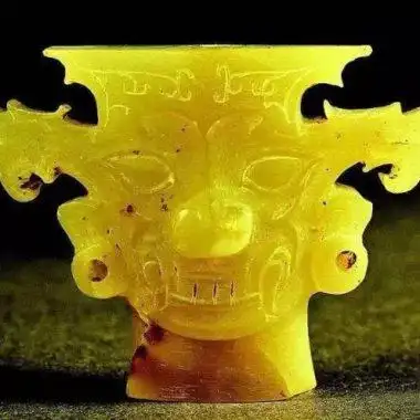 一,考古发掘出土的石家河文化玉人头像