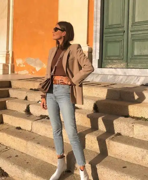 法国时尚博主julie 擅长明快的颜色和法式穿搭