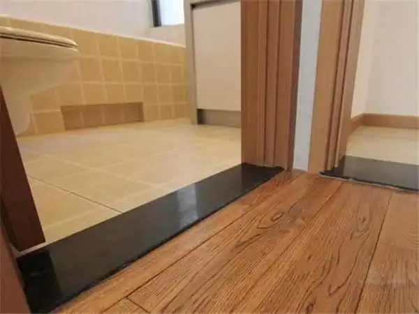 木地板踢脚线多高|地板与门槛石怎样收口?细节决定美观性