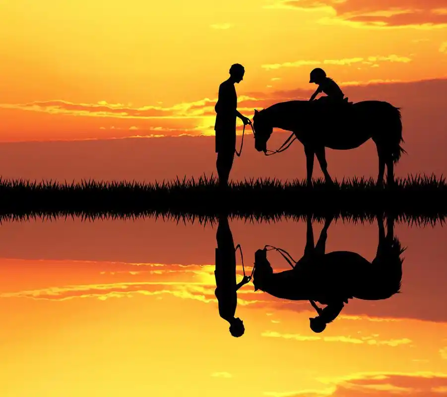 骑马吧,在日落时骑马