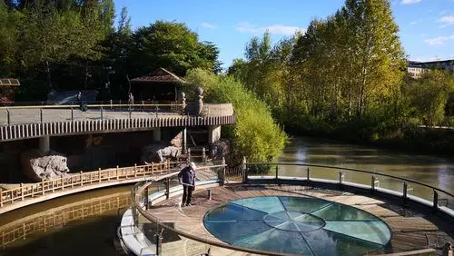 长白山之行—清晨的二道白河的公园!