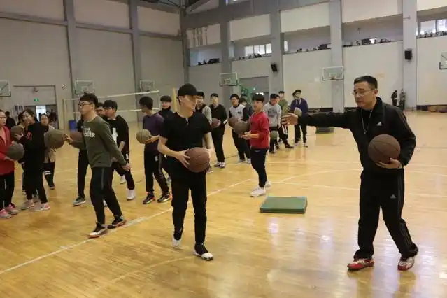 体育学院开设公开课