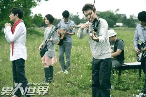 目前网上还没有关于谢馨仪老公更多的爆料,我们也无从得知对方究竟是