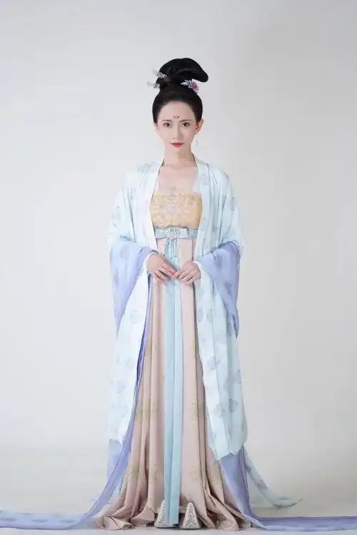 刘萌萌《长安诺》错付深情 扮相演技备受好评