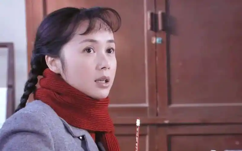 蒋雯丽接连拿下飞天奖和金鹰奖,并在2008年,凭借着现象级电视剧《金婚