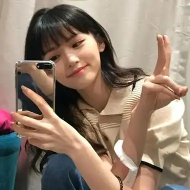 很俏皮很甜简单气质的精致唯美女生头像