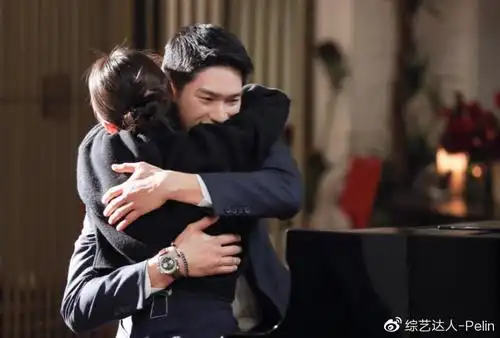 王子文和吴永恩牵手逛街从镜头前甜到镜头外却不被看好