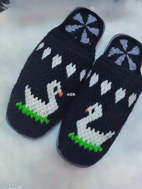 可爱小鸭款手工拖鞋