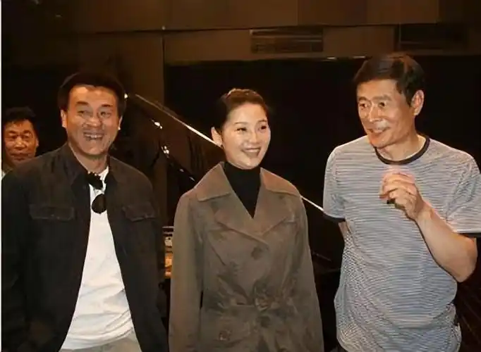 演员何冰结婚几十年0绯闻竟然是因为他的妻子