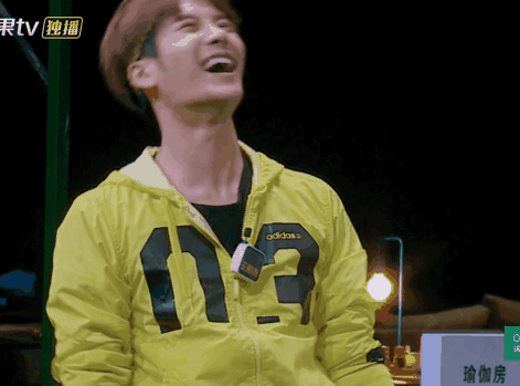 王嘉尔gif帅气gif大笑gif可爱gif