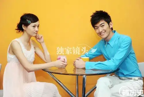 郑爽张翰《一起来看流星雨》最新写真(18/26)