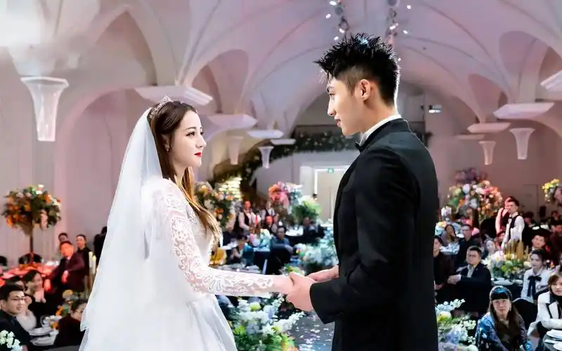 迪丽热巴黄景瑜恋情风波升级!